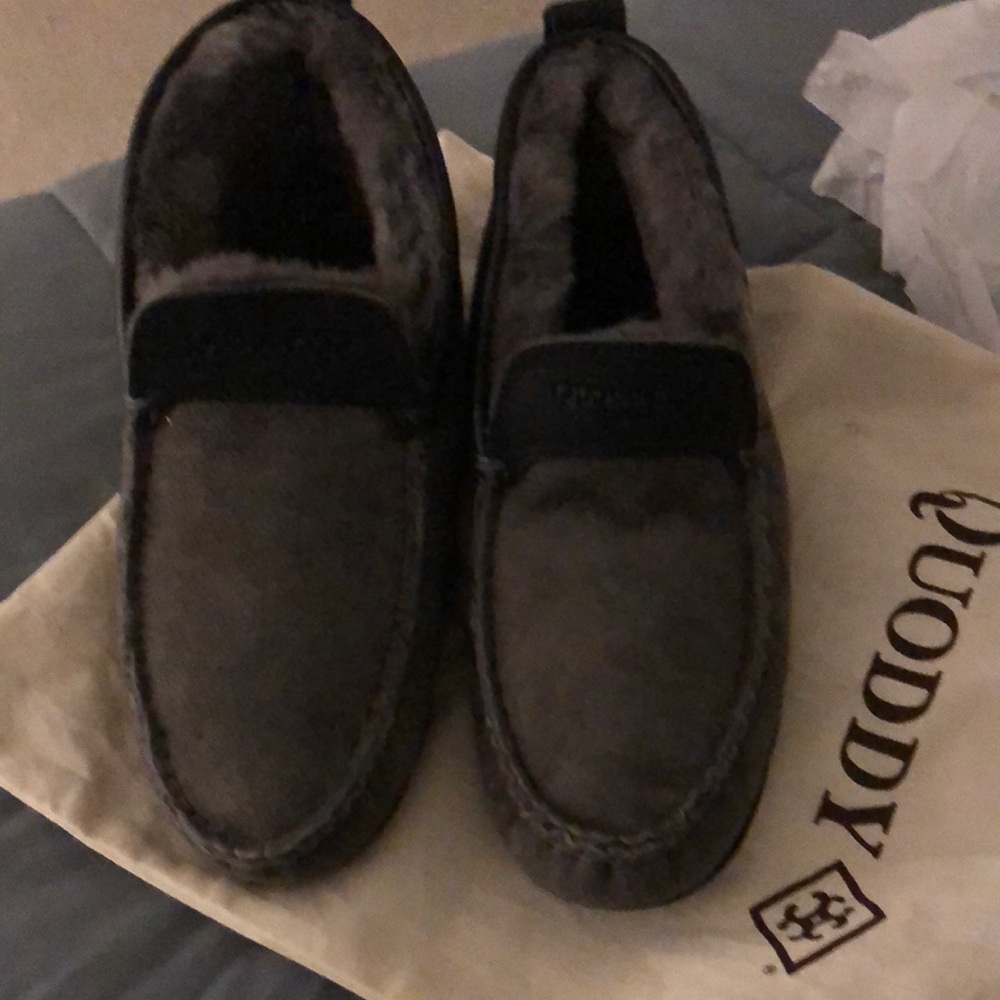 Quoddy grey women’s slippers brand new size 8 ( feels like 7.5)